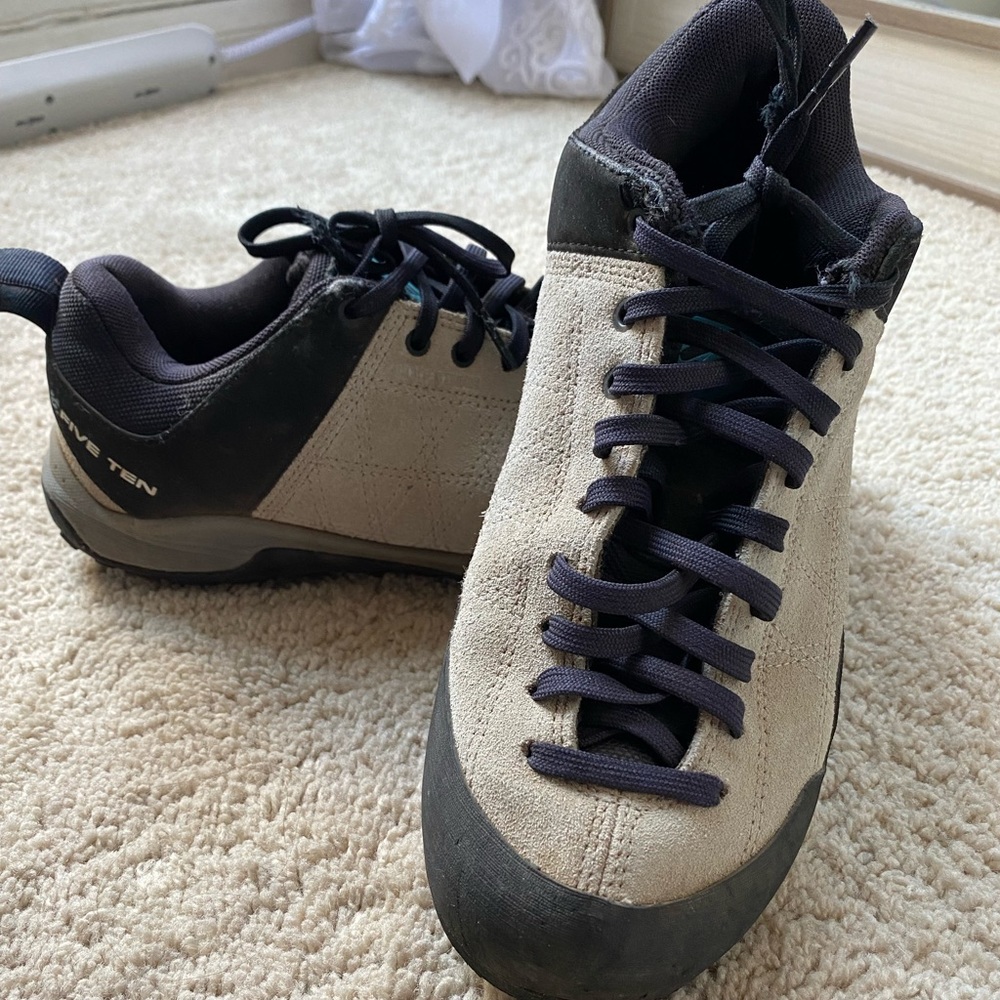 Five Ten Women’s approach shoes